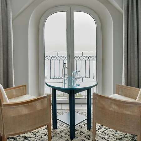 فندق Bayview 4*