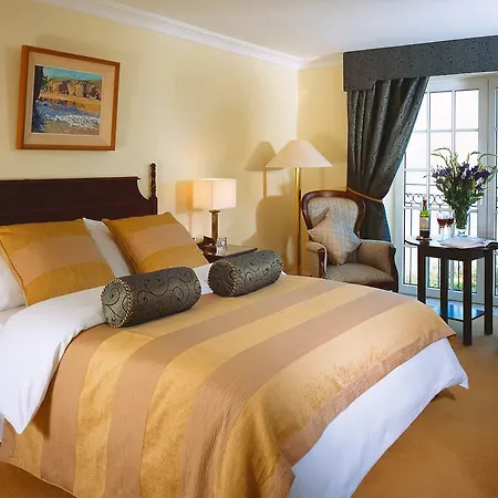 Bayview Hotel 4*
